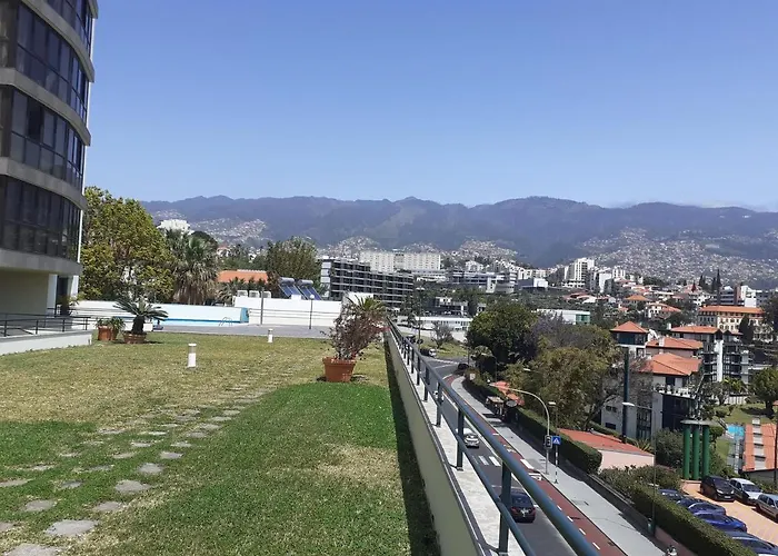 아파트 Madeira Group *