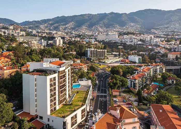 아파트 Madeira Group *